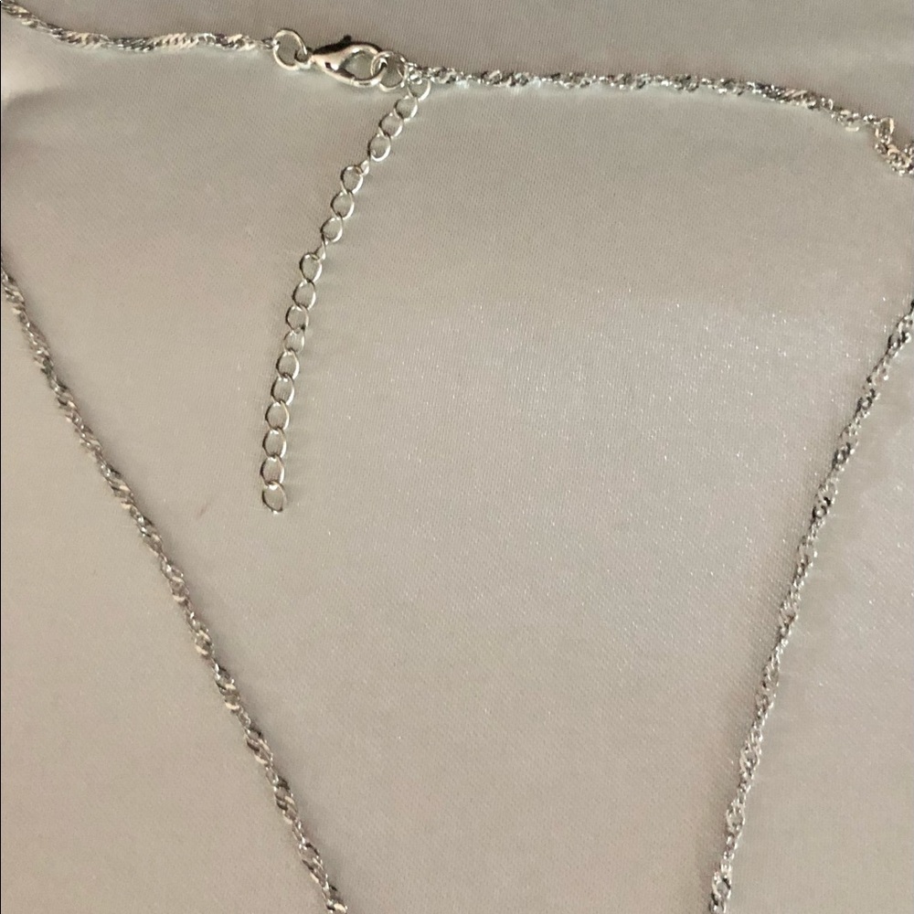 ❌SOLD❌ Silver & Pearl Necklace and Earring Set, New - Picture 5 of 11